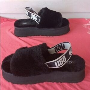 UGG Women's Black Disco Fluffy Slippers